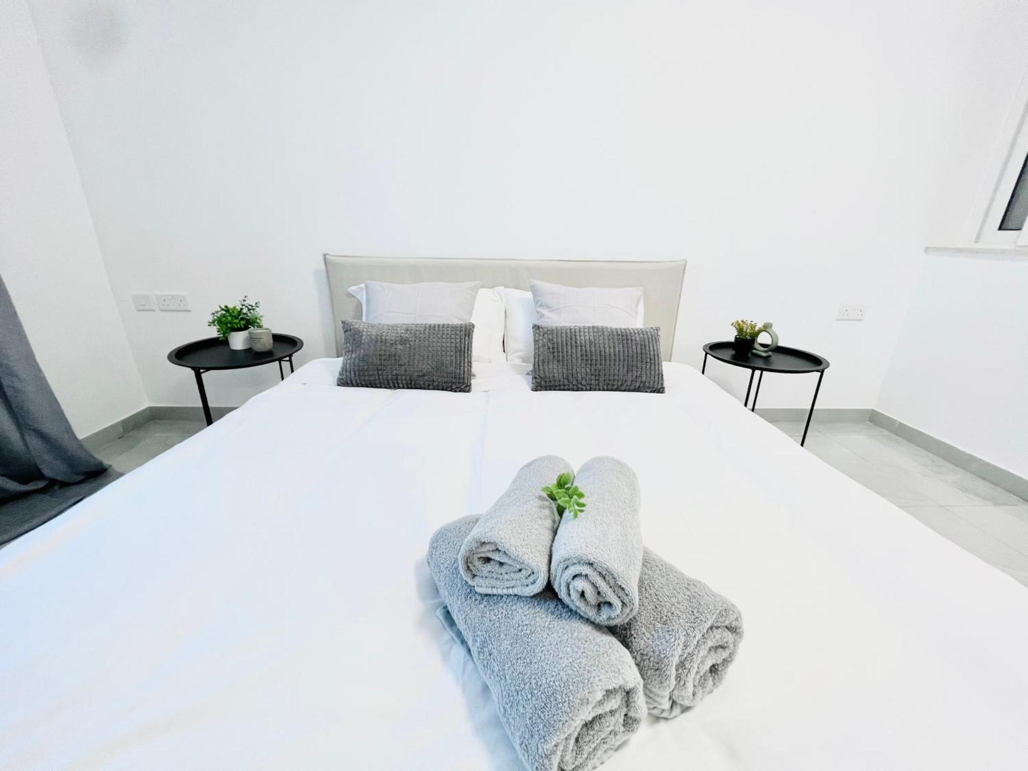 Sunshine Suits - Brand New Apartments Msida Eksteriør billede